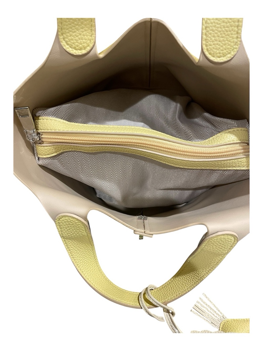 Kadynow Butter Yellow Bucket Tote Lock Bag Horse Charm Quiet Luxury NWOT - Picture 8 of 11